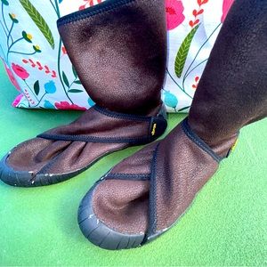 VIBRAM Unisex Furoshiki Mid Strap Boot *BRAND NEW* Size: 7 w/o Box